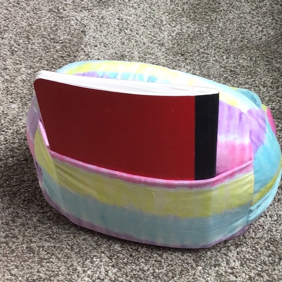 P.S. from Aeropostale ipad tablet pillow stand - Picture 3 of 4